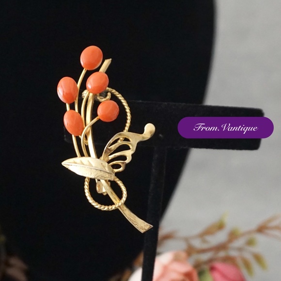 🌷 VINTAGE Bundle of Flowers with Orange Beads Golden Brooch / Scarf Pin 🧷 - Picture 1 of 4
